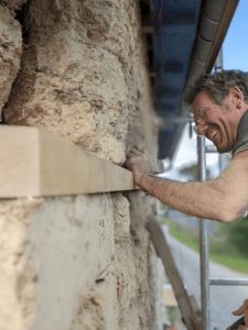 Réparation de murs en terre (bauge)